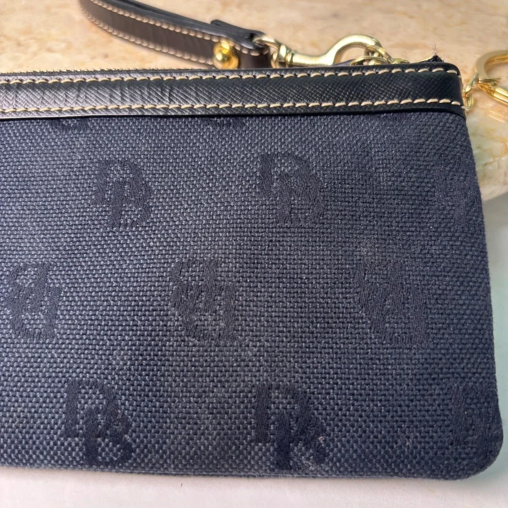 Dooney & Bourke good some
